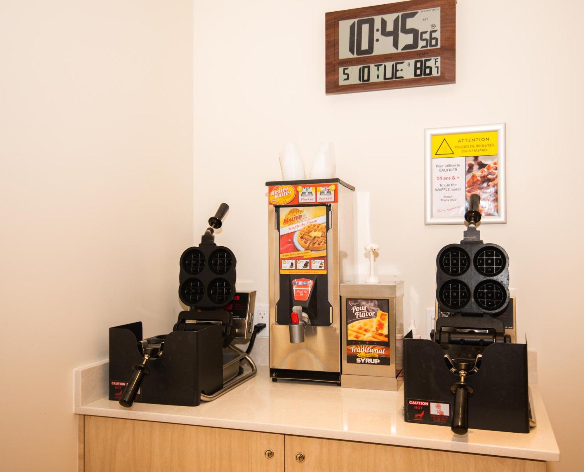 Hotel Brossard Ngoại thất bức ảnh