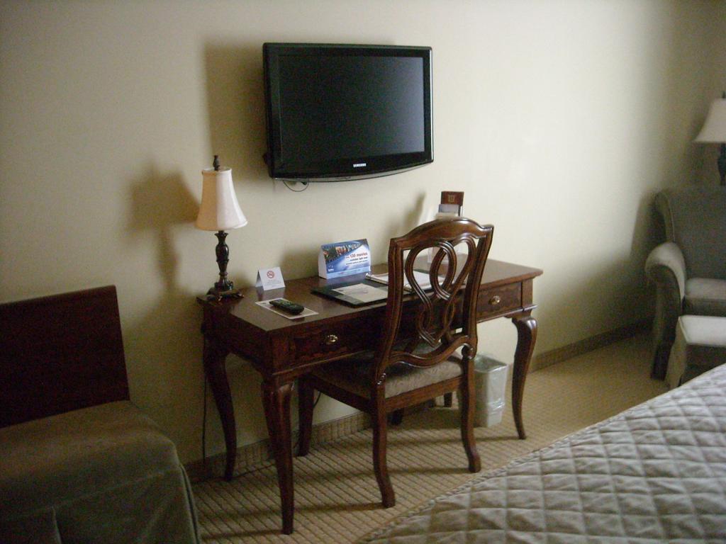 Hotel Brossard Ngoại thất bức ảnh